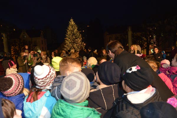 Weihnachtsbaumuebergabe_Landhaus-Bregenz_2016-11-24_2016-7756-024.jpg